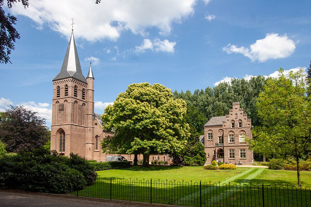 Sint-Willibrorduskerk - Vierakker