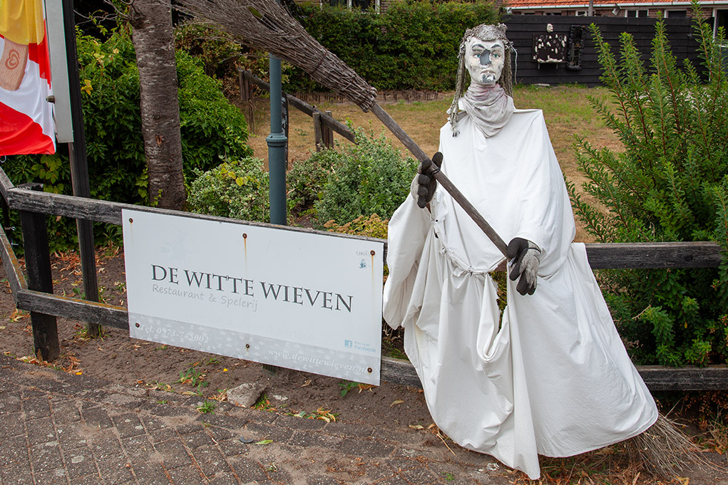 De Witte Wieven - Zwiep